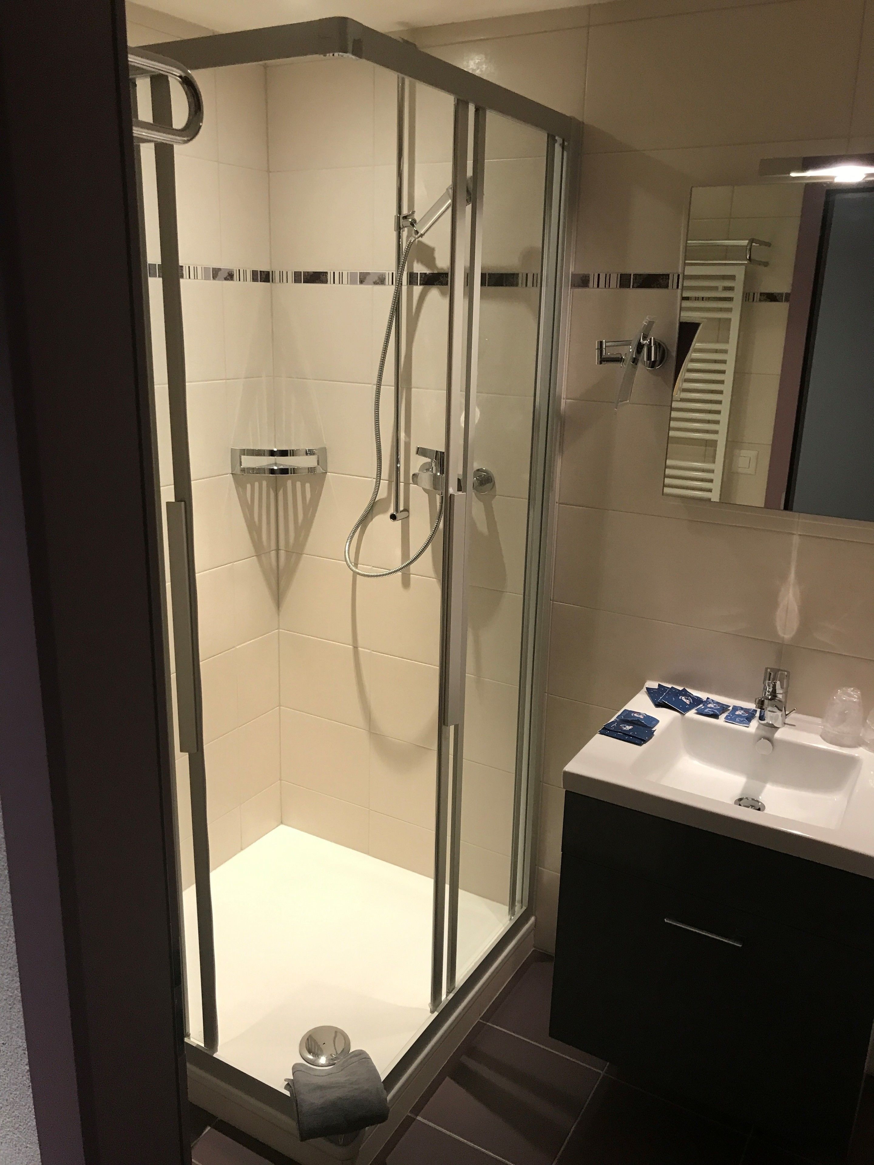 Familienzimmer | Badezimmer