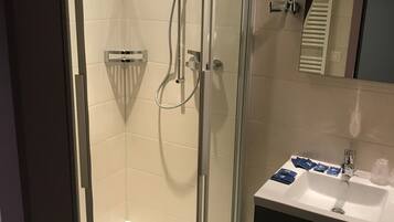 Familienzimmer | Badezimmer