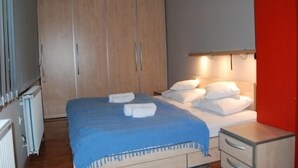 Double Room | Pillowtop beds, minibar, in-room safe, desk - Car Royal Apartmans (Novi Sad)