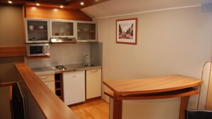 Suite | Private kitchenette - Car Royal Apartmans (Novi Sad)
