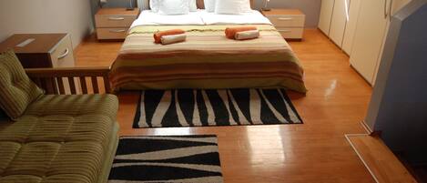 Suite | Surmatelas, minibar, coffres-forts dans les chambres, bureau