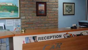 Reception - Car Royal Apartmans (Novi Sad)
