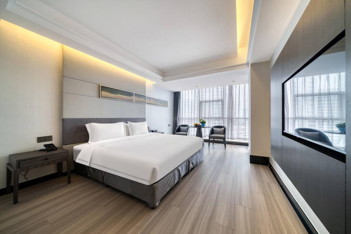 minibar, in-room safe, desk, blackout curtains