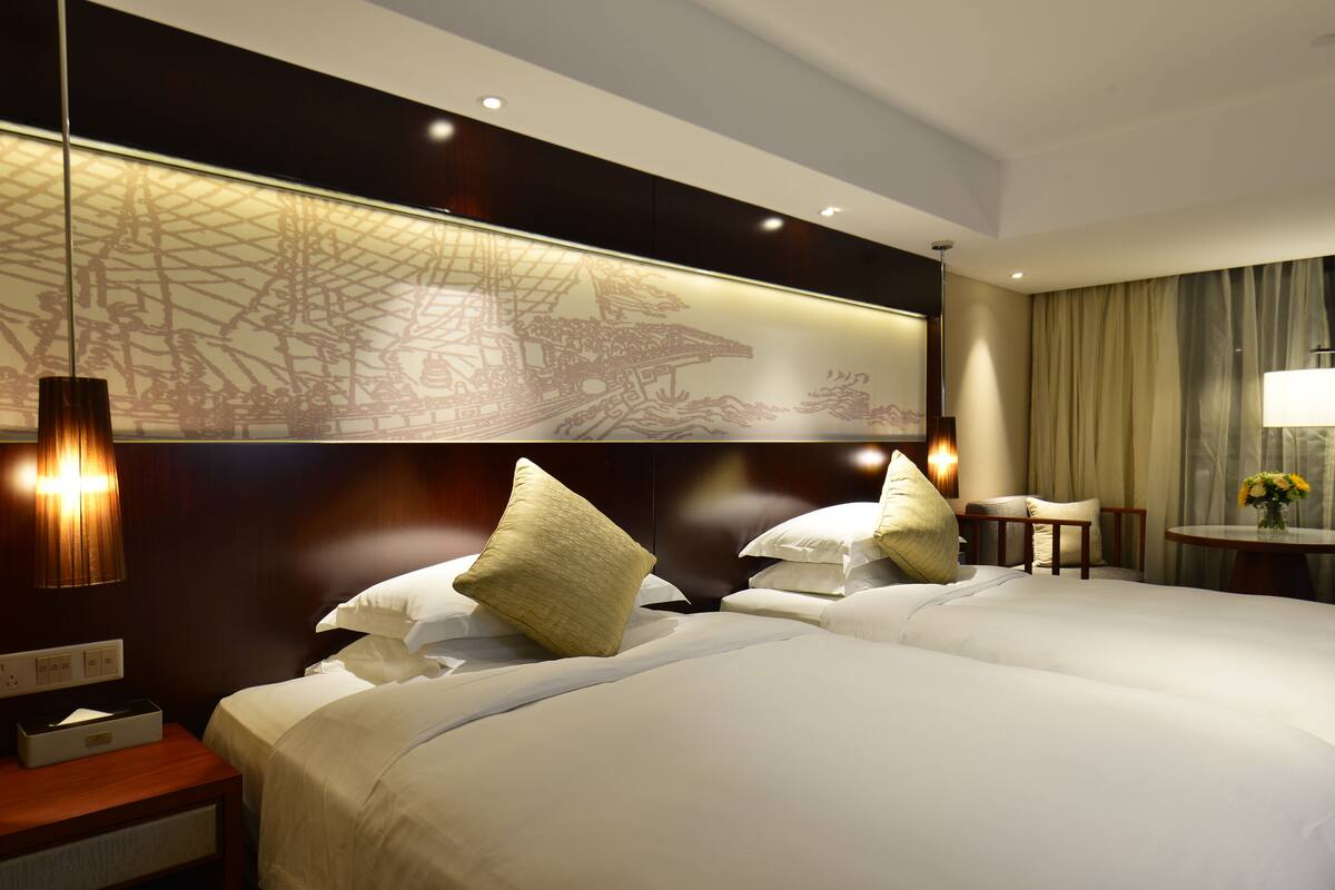 special offer no-view king room(floor 6-7f) | minibar, in-room safe, desk, blackout curtains