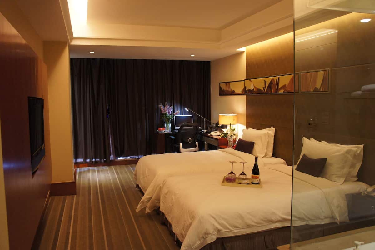 Minibar, in-room safe, desk, blackout curtains