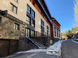 Front of property - Apartamentos Gorbea (Monachil)