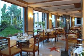 2 restaurants, breakfast, lunch, dinner served; Asian cuisine