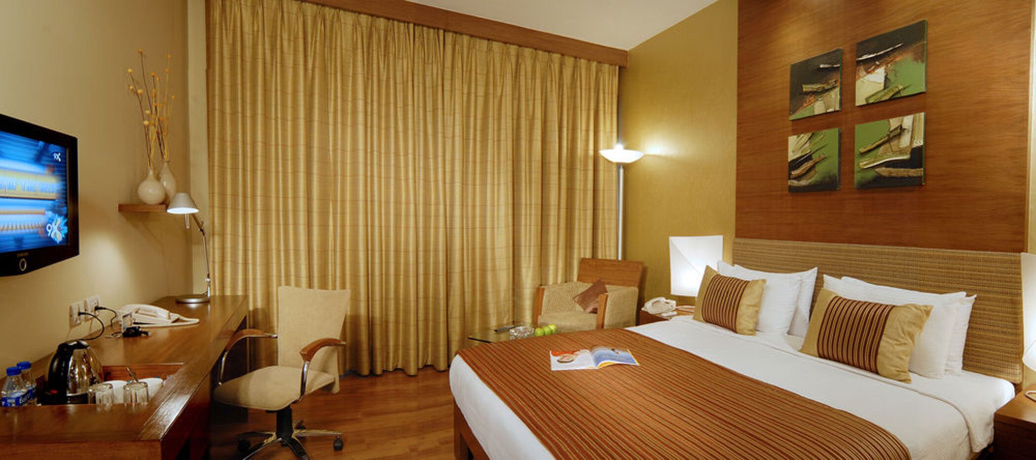 1 bedroom, Egyptian cotton sheets, premium bedding, Select Comfort beds