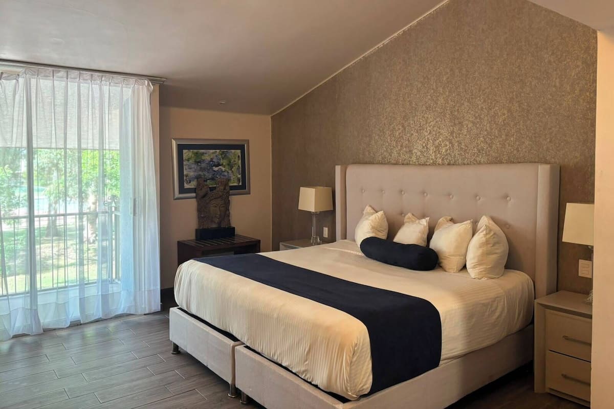Junior-Suite, Balkon | Hochwertige Bettwaren, Zimmersafe, Schreibtisch