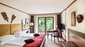 Deluxe Double Room, Balcony | Hypo-allergenic bedding, pillowtop beds, minibar, in-room safe