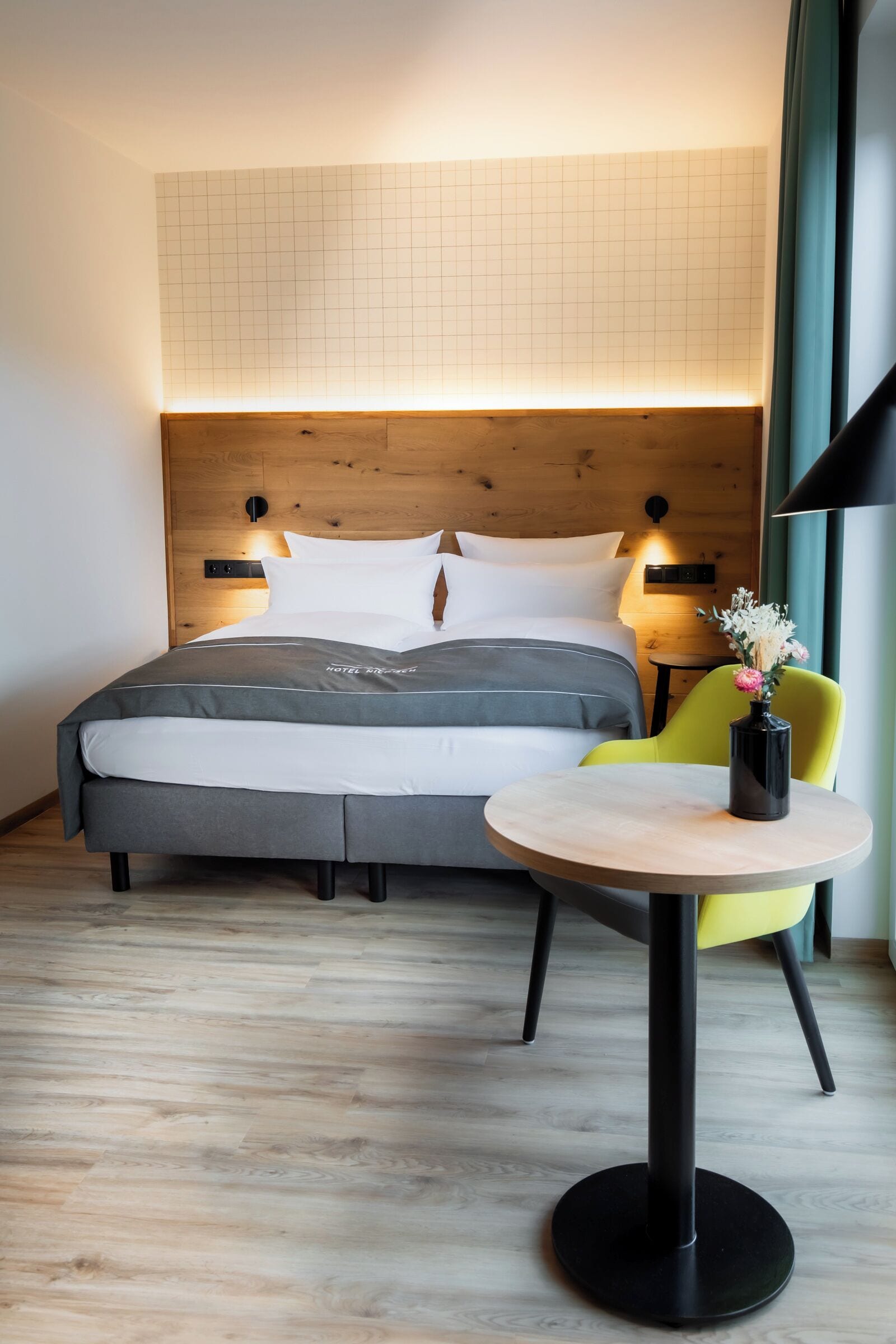 Superior enkelrum | Minibar, värdeförvaringsskåp på rummet och skrivbord