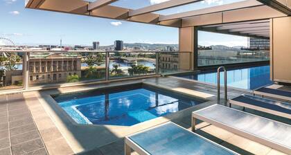 Oaks Brisbane Casino Tower Suites