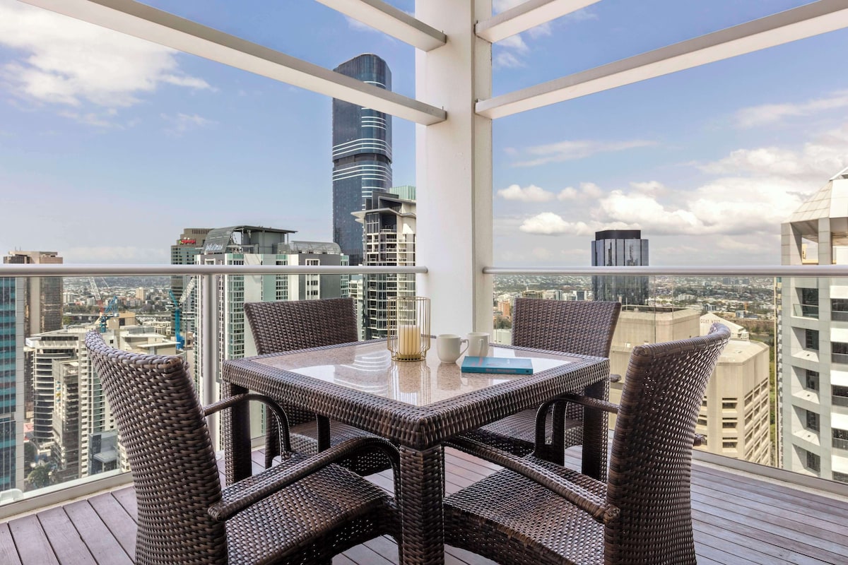 Oaks Brisbane Casino Tower Suites