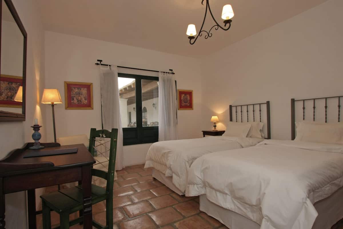 1 bedroom, in-room safe, desk, iron/ironing board