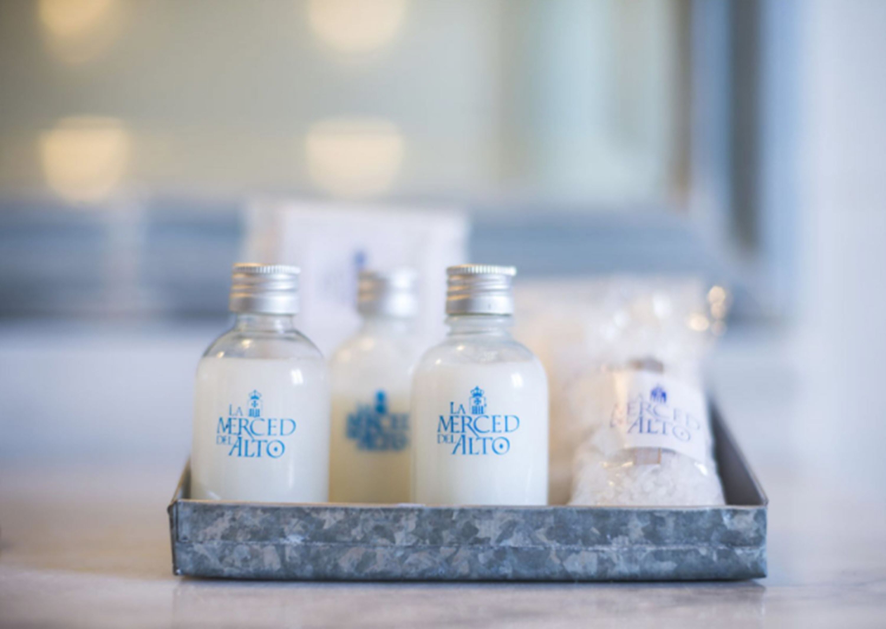 combined shower/bathtub, deep-soaking bathtub, hair dryer, bidet