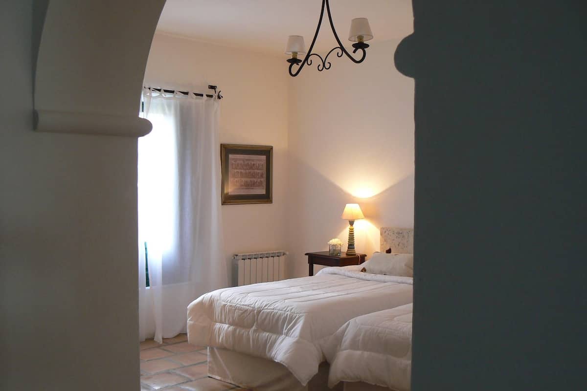 1 bedroom, in-room safe, desk, iron/ironing board