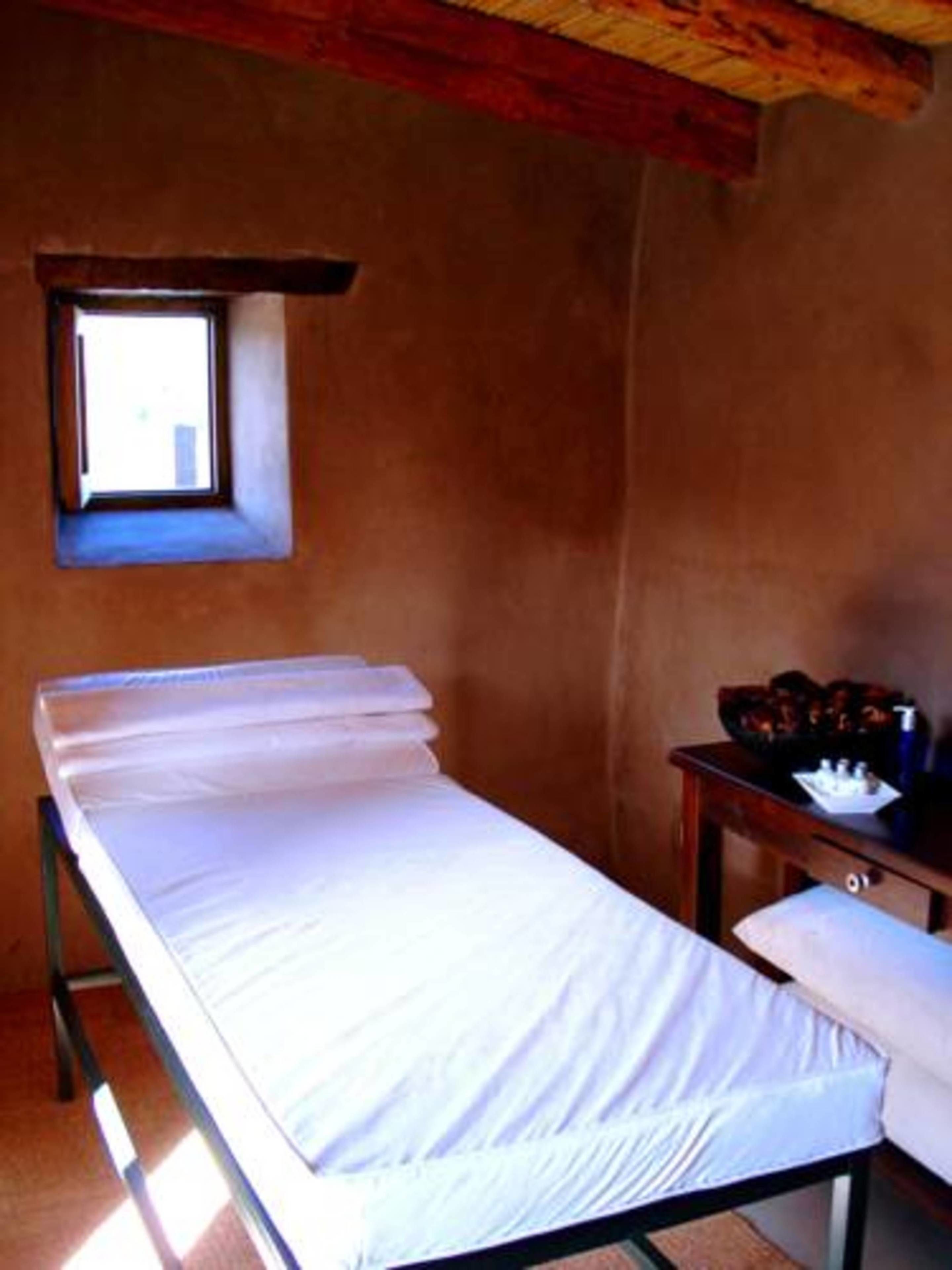 Massage/treatment rooms, massages