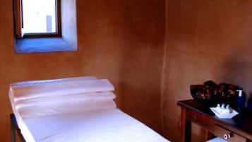 Massage/treatment rooms, massages