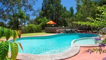 3 albercas al aire libre