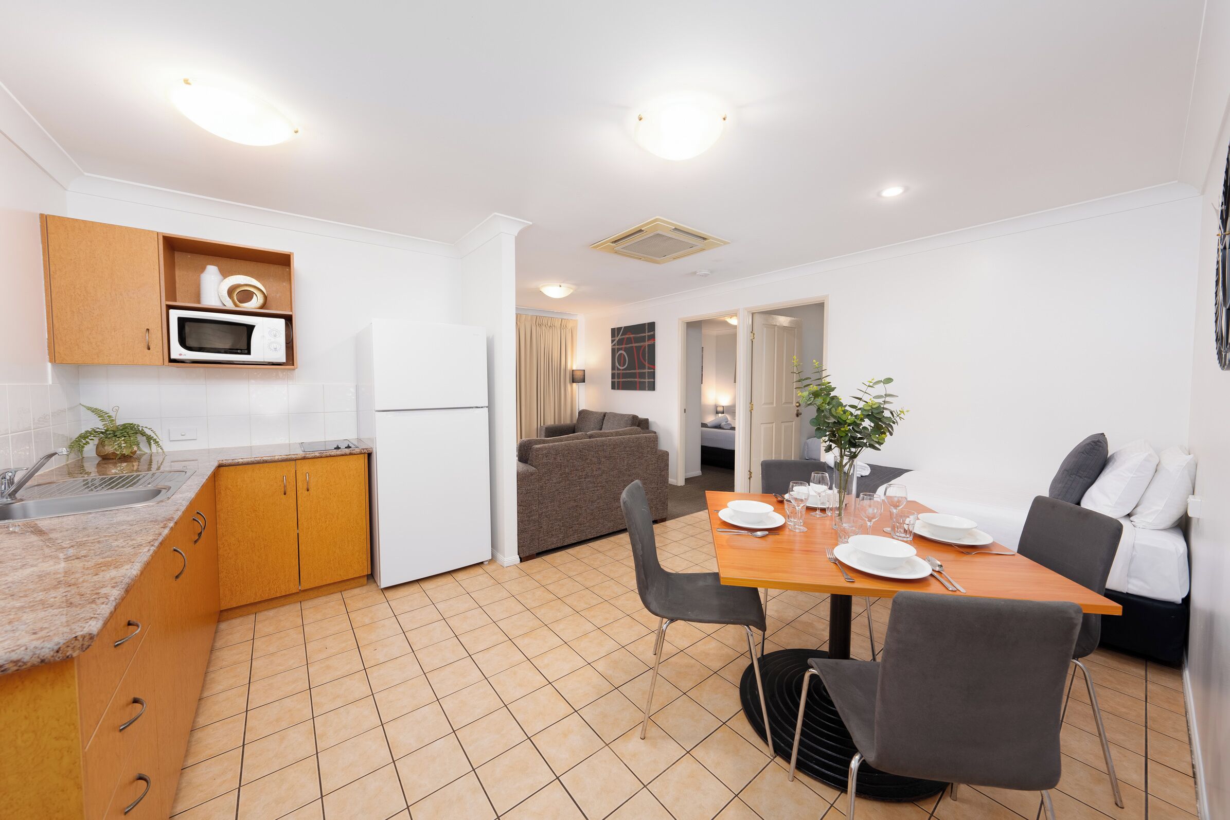 Leilighet – standard, flere senger, ikke-røyk, kjøkken | Sengetøy av topp kvalitet, senger med overmadrass og minibar