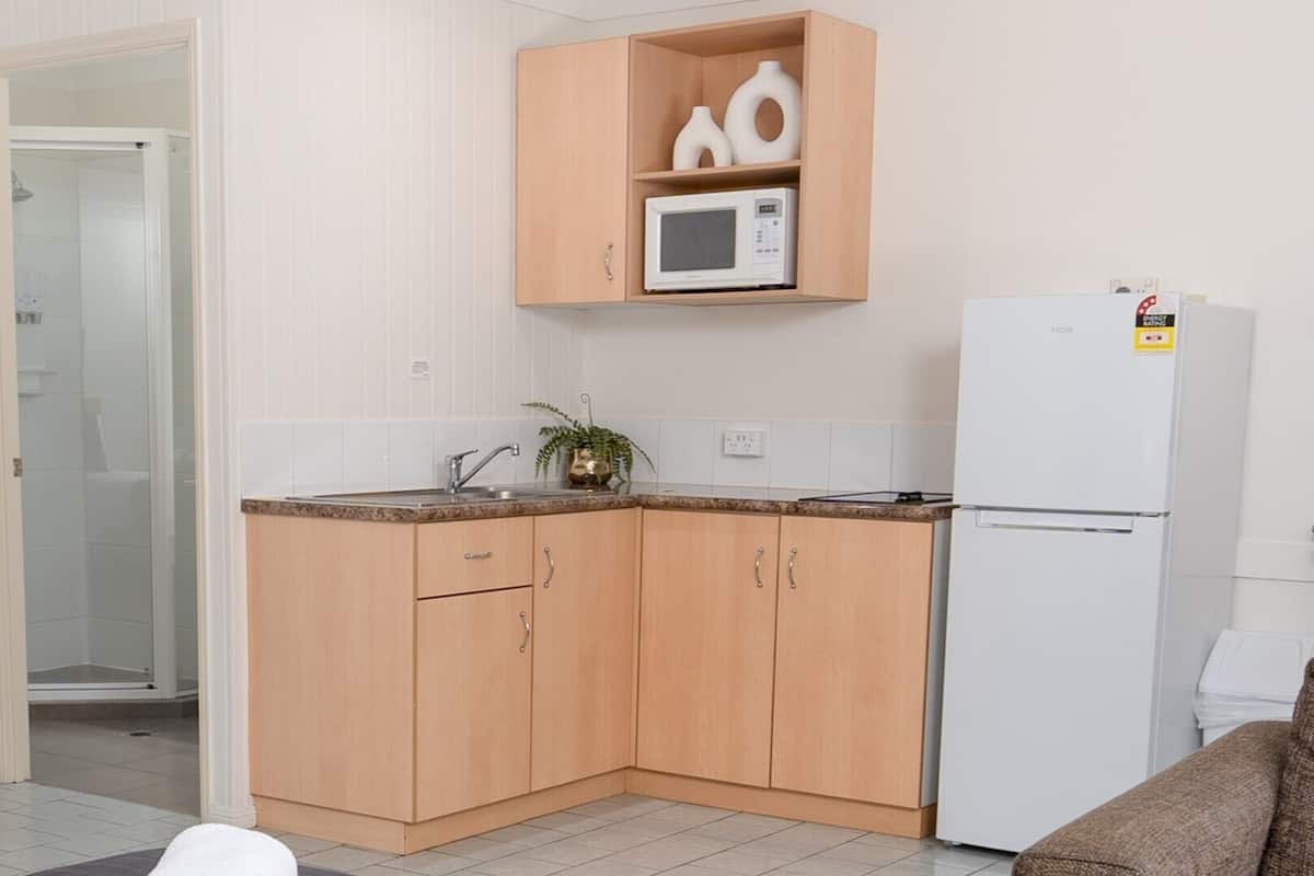 fridge, microwave, coffee/tea maker, electric kettle