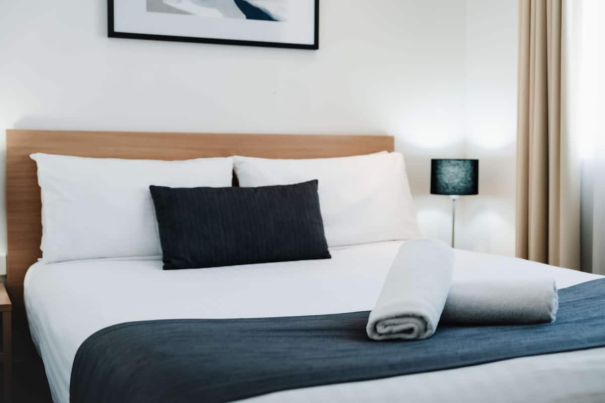 premium bedding, pillow-top beds, minibar, laptop workspace
