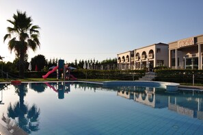 Seasonal outdoor pool, sun loungers