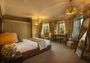 Bureau, fer et planche à repasser, Wi-Fi gratuit, draps fournis