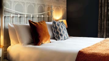 Deluxe Room | Desk, free WiFi, bed sheets