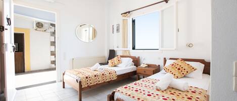 Premium bedding, pillowtop beds, in-room safe, desk