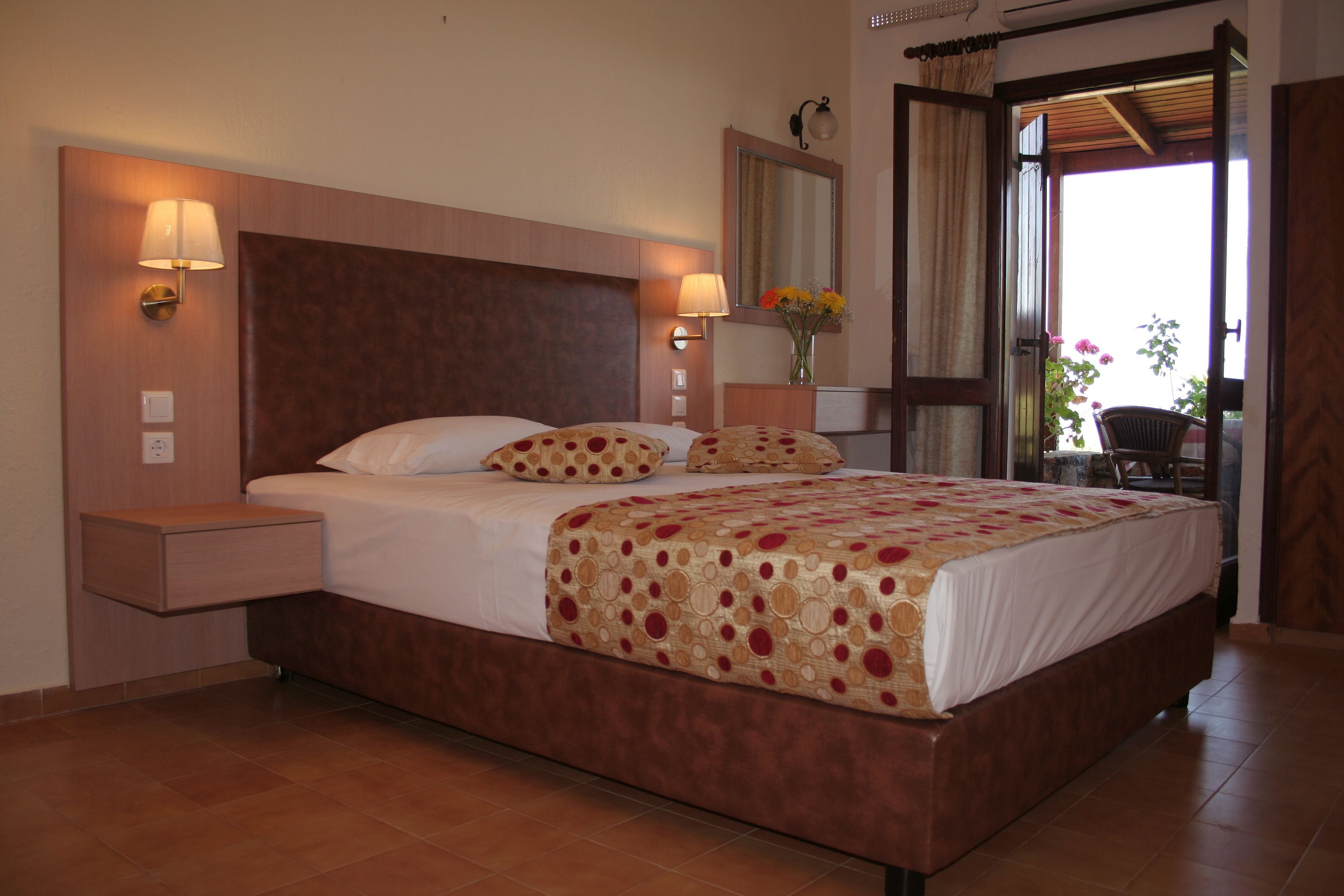 Premium bedding, pillow-top beds, in-room safe, desk