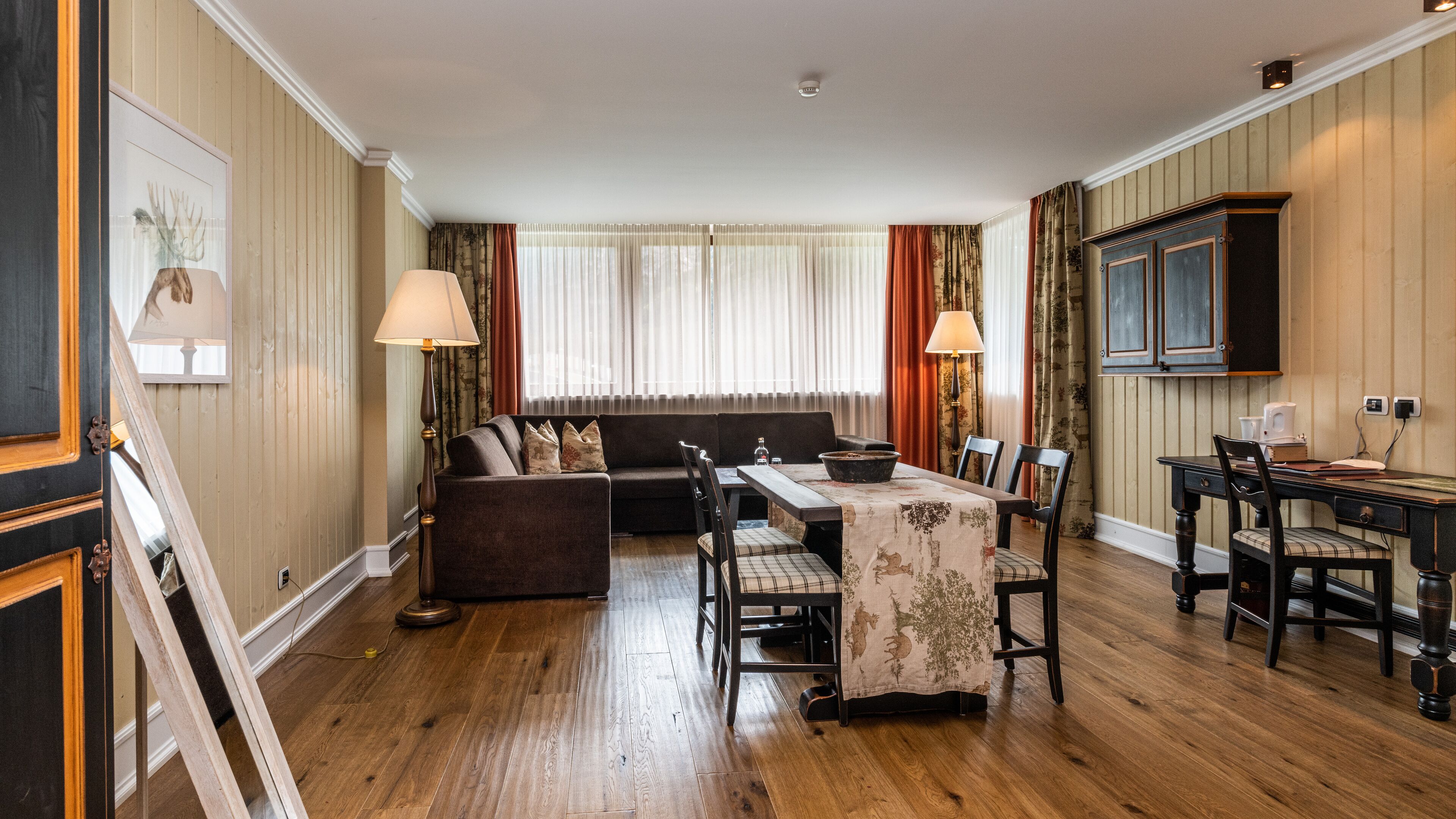 Deluxe-Suite (Suite Lodge) | Zimmersafe, Schreibtisch, schallisolierte Zimmer, kostenloses WLAN