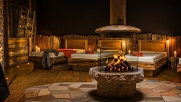 Salas para tratamentos a dois, sauna seca, banheira de hidromassagem