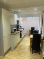 Coffee/tea maker, electric kettle