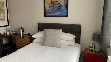 ๋๋ธ๋ฃธ, ๋๋ธ์นจ๋ 1๊ฐ (Ground Floor) | ์ฑ
์, ๋ค๋ฆฌ๋ฏธ/๋ค๋ฆฌ๋ฏธํ, ๋ฌด๋ฃ WiFi, ์นจ๋ ์ํธ