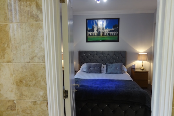 Deluxe Double Room, Ensuite | Desk, iron/ironing board, free WiFi, bed sheets