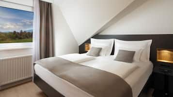 Apartment, 1 Bedroom | Egyptian cotton sheets, premium bedding, pillowtop beds, in-room safe