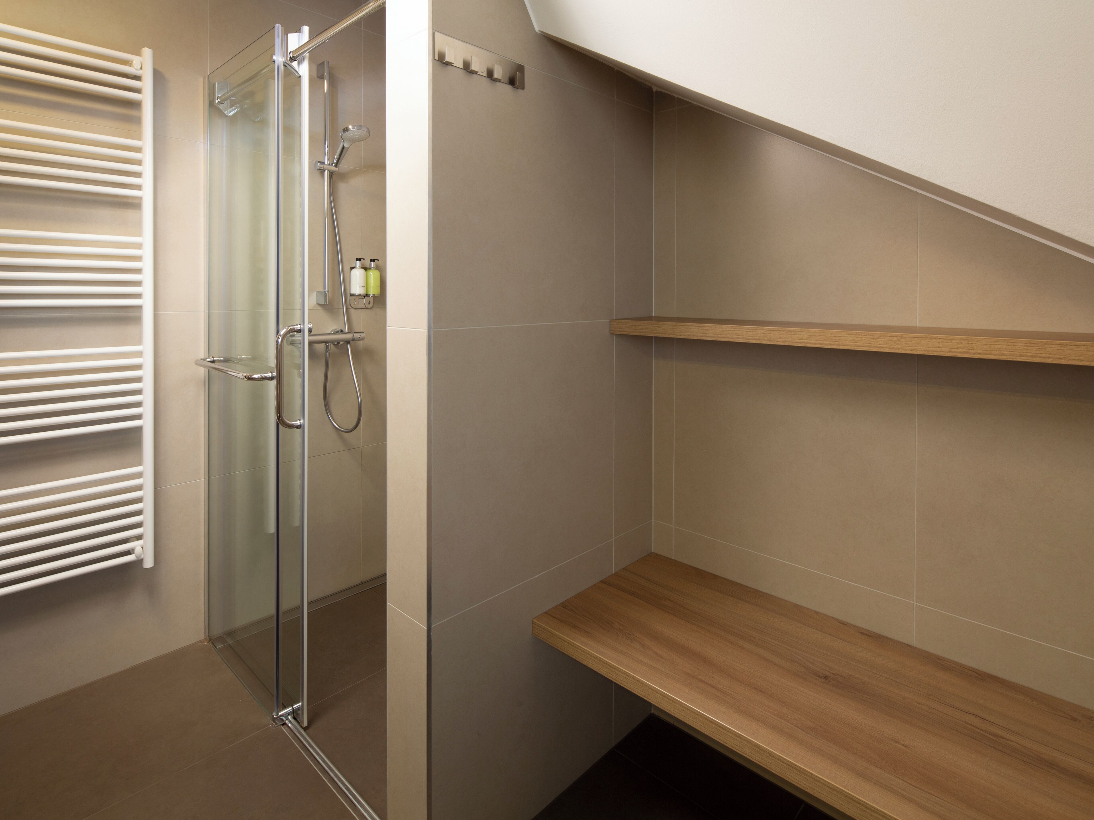 apartment, 1 bedroom | bathroom | shower, hydromassage showerhead, free toiletries, hair dryer