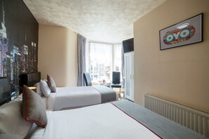 Chambre Familiale, plusieurs lits | Fer et planche à repasser, Wi-Fi gratuit