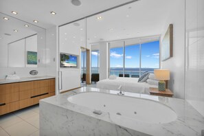 Penthouse, 3 Bedrooms | Bathroom | Separate tub and shower, jetted tub, hair dryer, towels