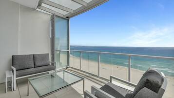 3 Bedroom Skyhome | Balcony