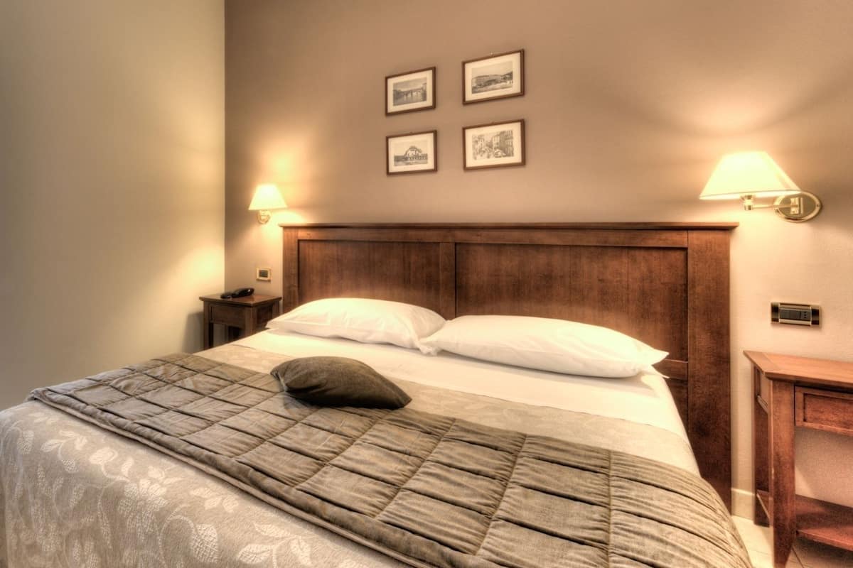 in-room safe, desk, soundproofing, iron/ironing board