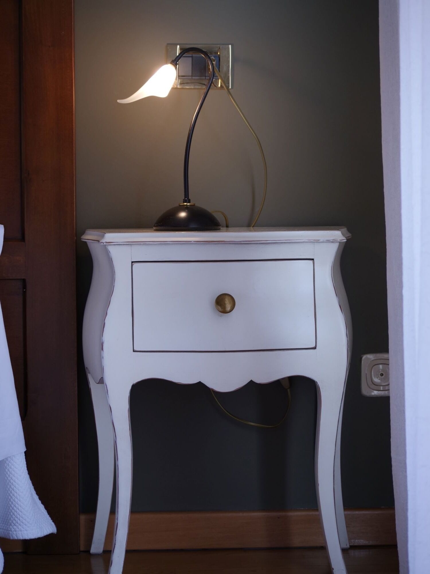 in-room safe, desk, soundproofing, iron/ironing board