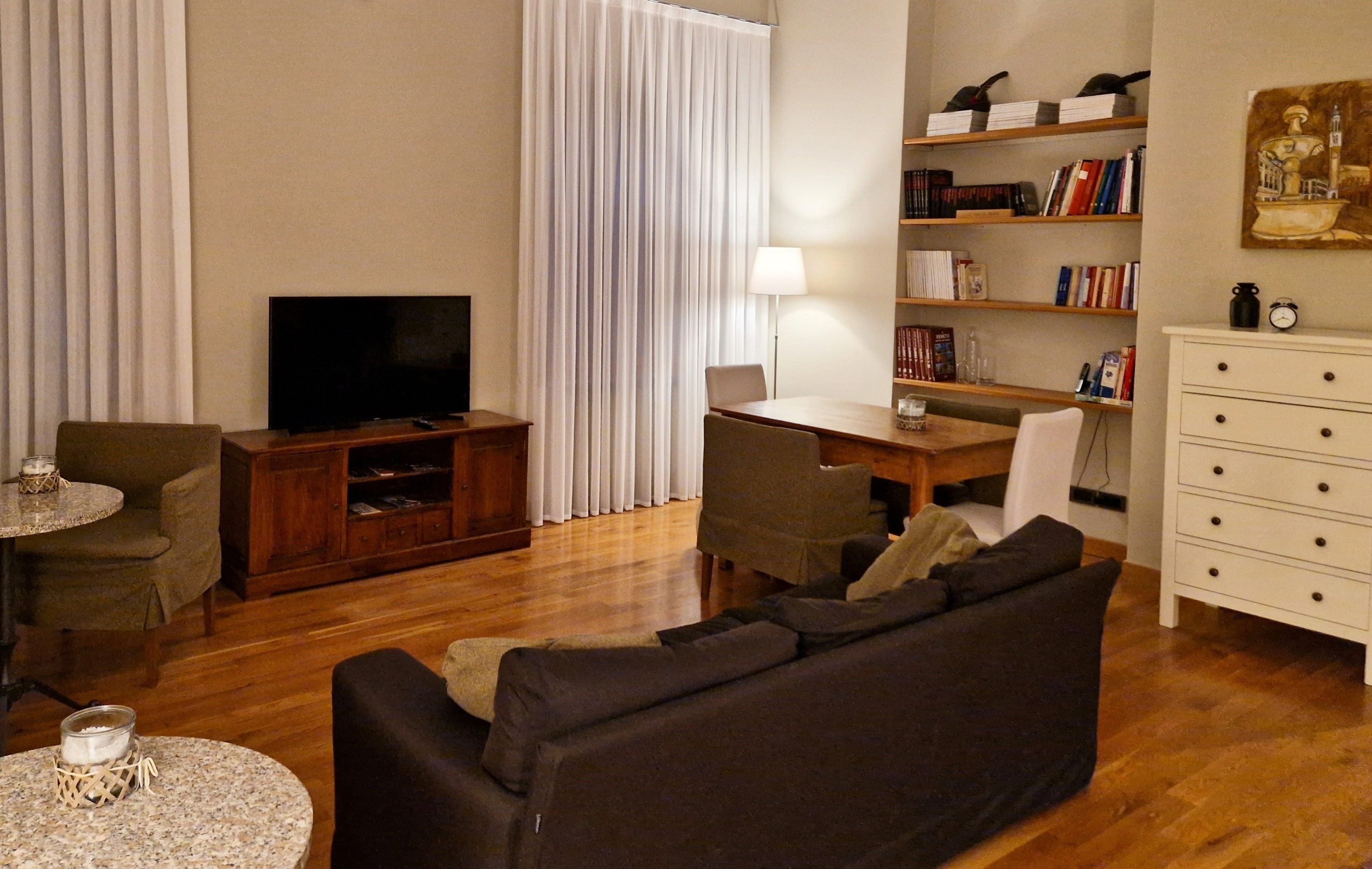 TV a schermo piatto, lettore DVD