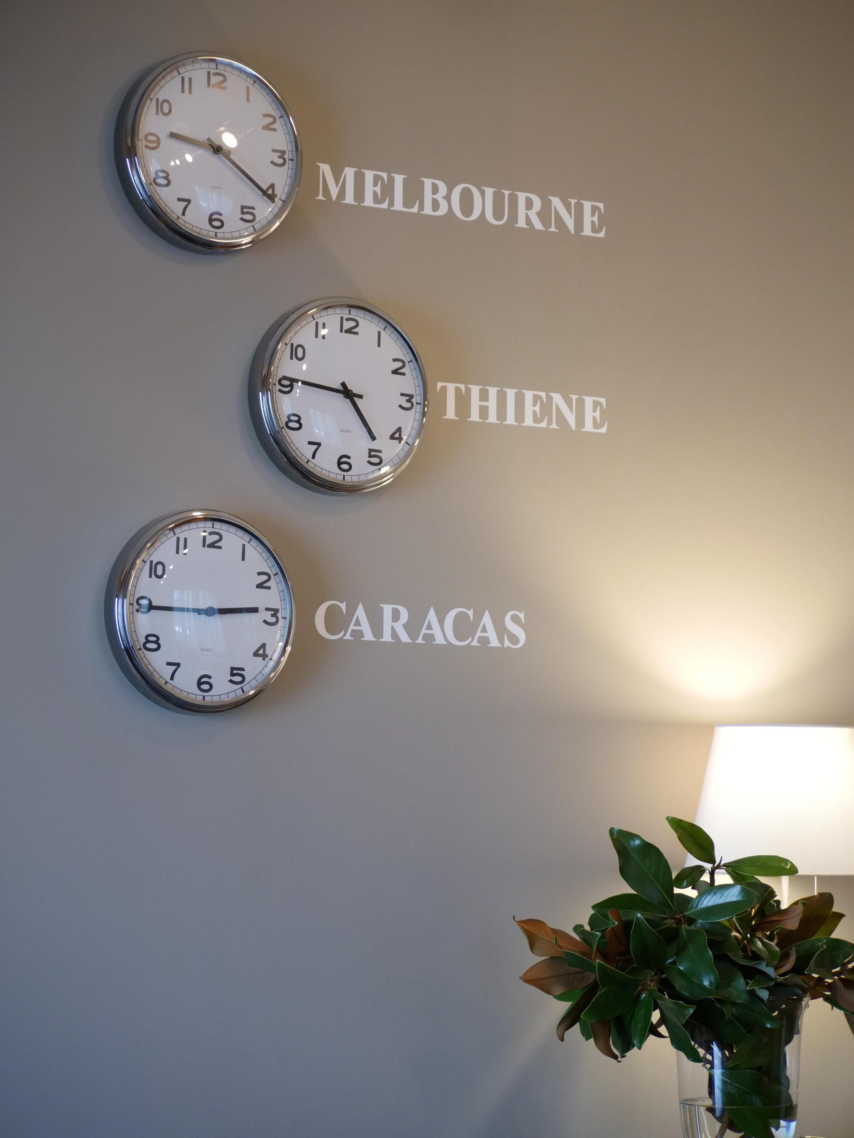 flat-screen tv, dvd player