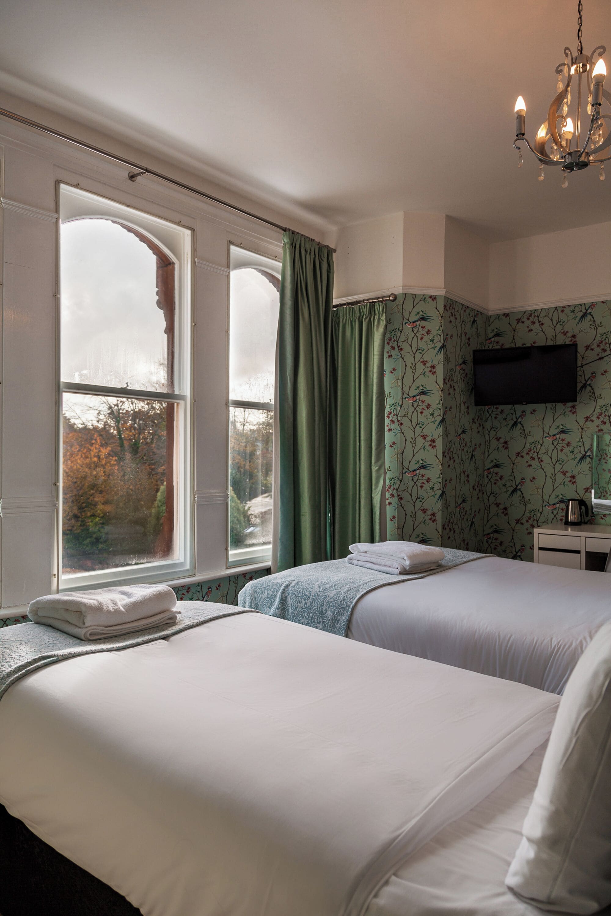 Standard Triple Room | Ruang kerja komputer riba, seterika/papan seterika, Wi-fi percuma 