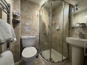 Twin Room, Ensuite | Bathroom | Designer toiletries, hair dryer, towels, soap - Brunswick House (Barnard Castle)