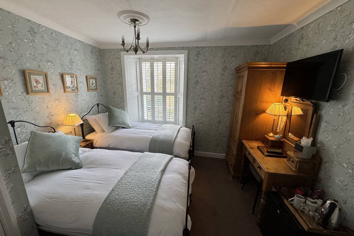 Twin Room, Ensuite | Premium bedding, down comforters, iron/ironing board, free WiFi