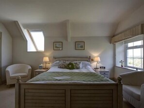 Standard Double Room, Ensuite, Partial Sea View (Lundy) | Free WiFi