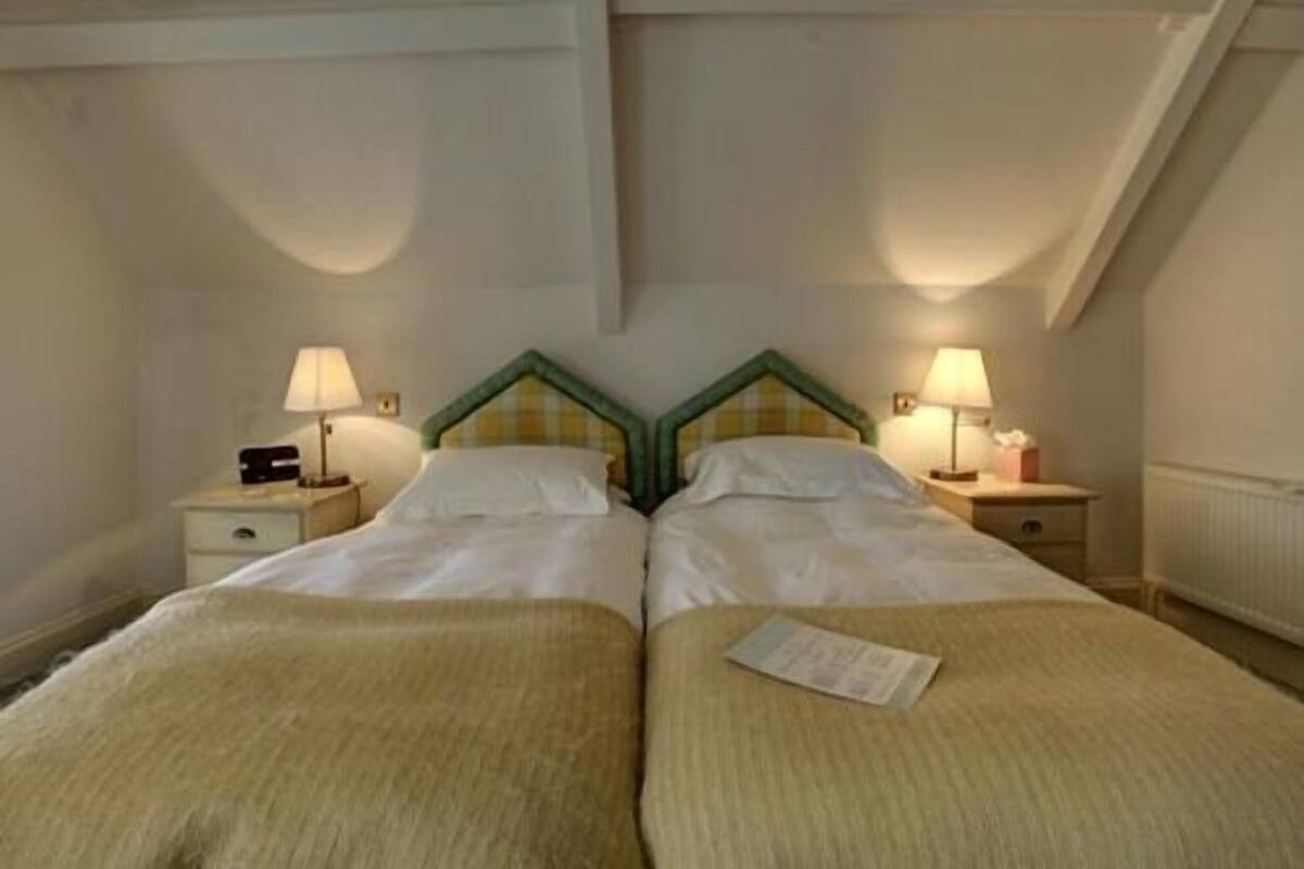Standard Twin Room, Ensuite | WiFi (free)